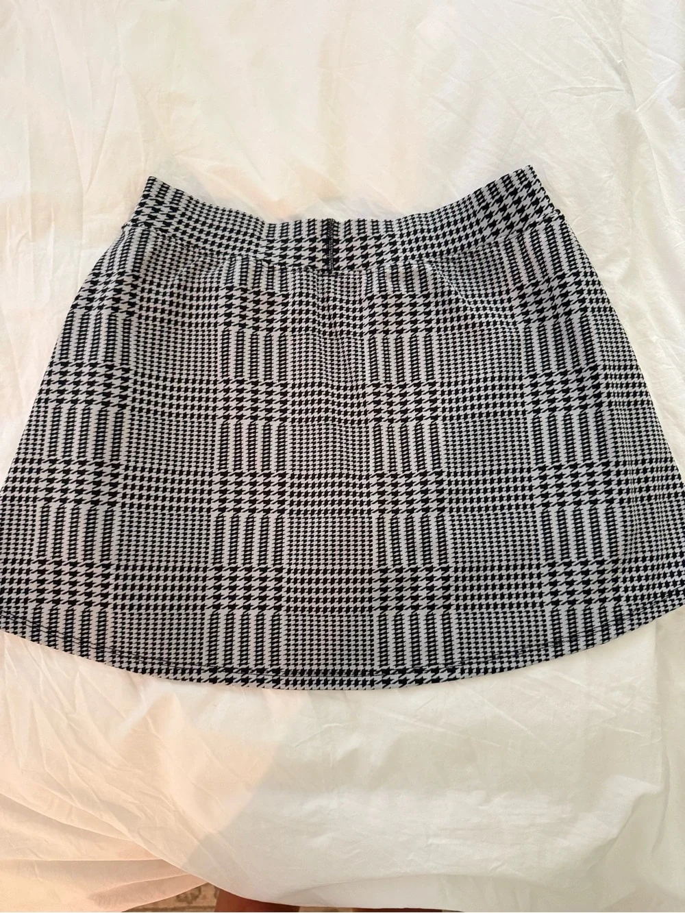 Alo glenplaid check tennis skirt.